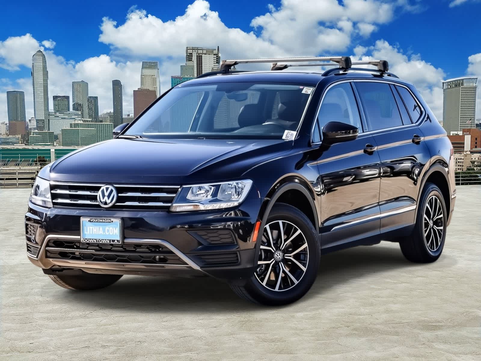 2021 Volkswagen Tiguan SE's photo
