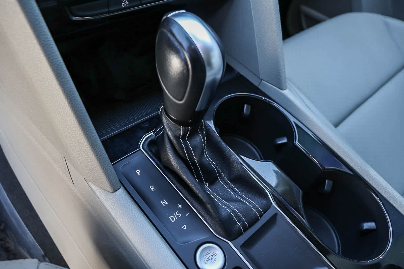 Thumbnail: 2022 Volkswagen Atlas - 21