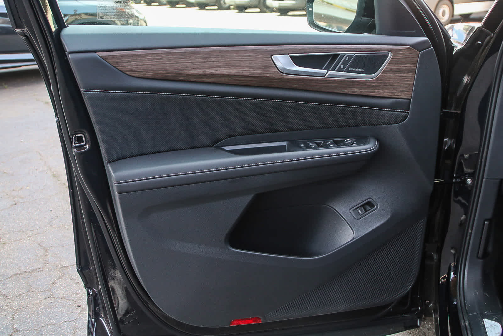 Thumbnail: 2025 Volkswagen Atlas - 25