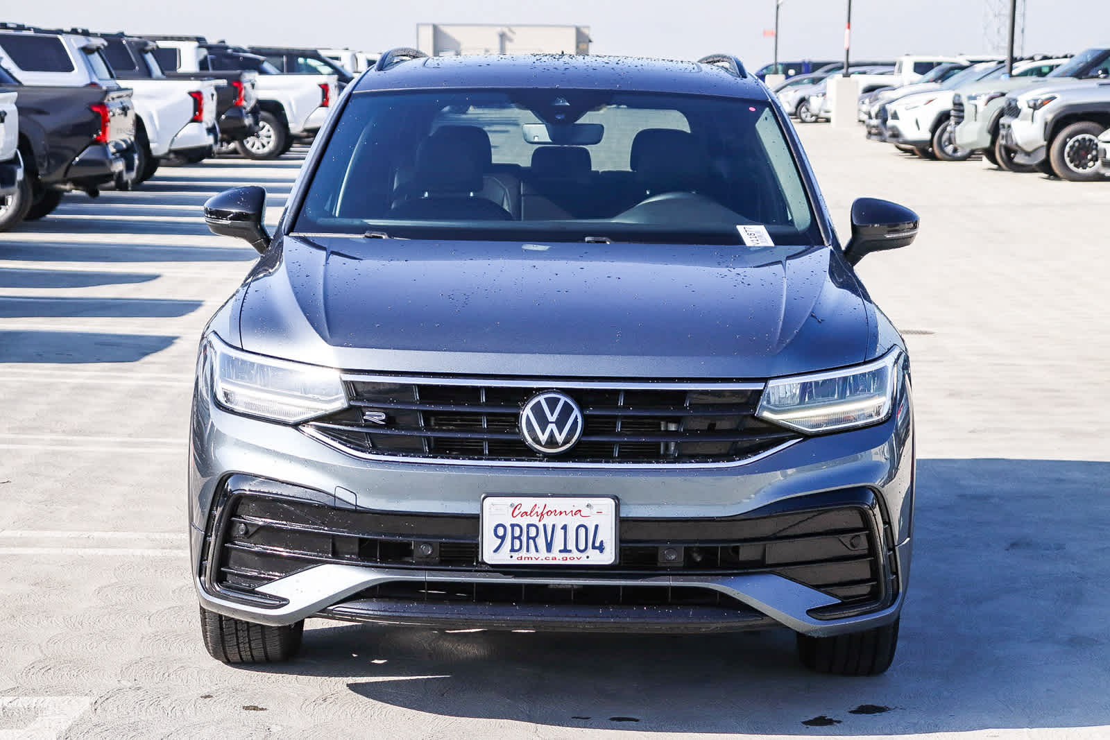 Thumbnail: 2022 Volkswagen Tiguan - 2