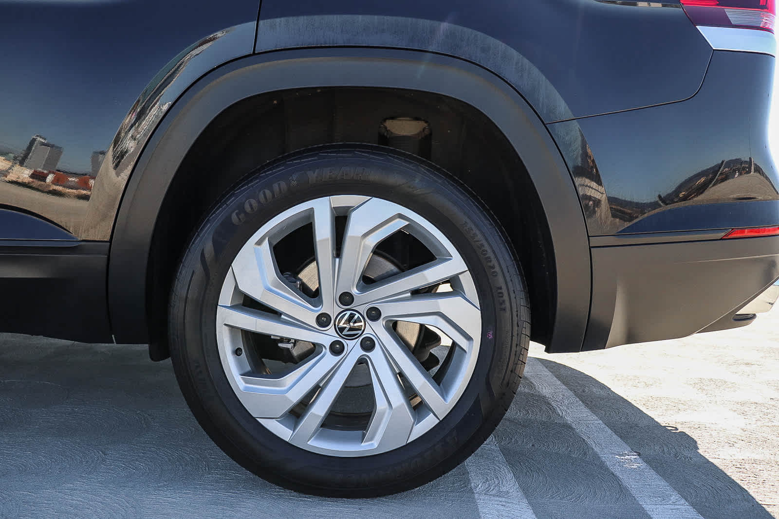 Thumbnail: 2022 Volkswagen Atlas - 10