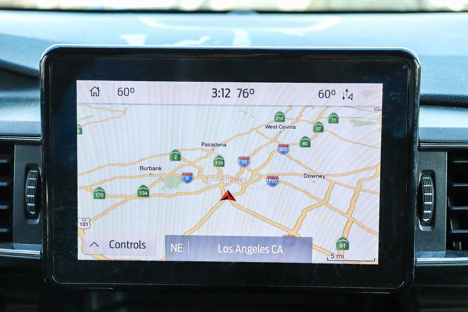 Thumbnail: 2020 Ford Explorer - 15