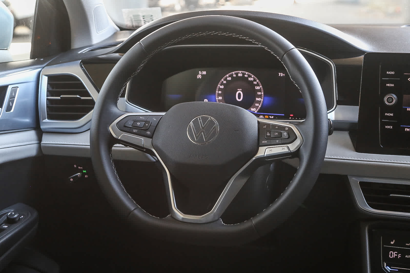 Thumbnail: 2025 Volkswagen Taos - 16