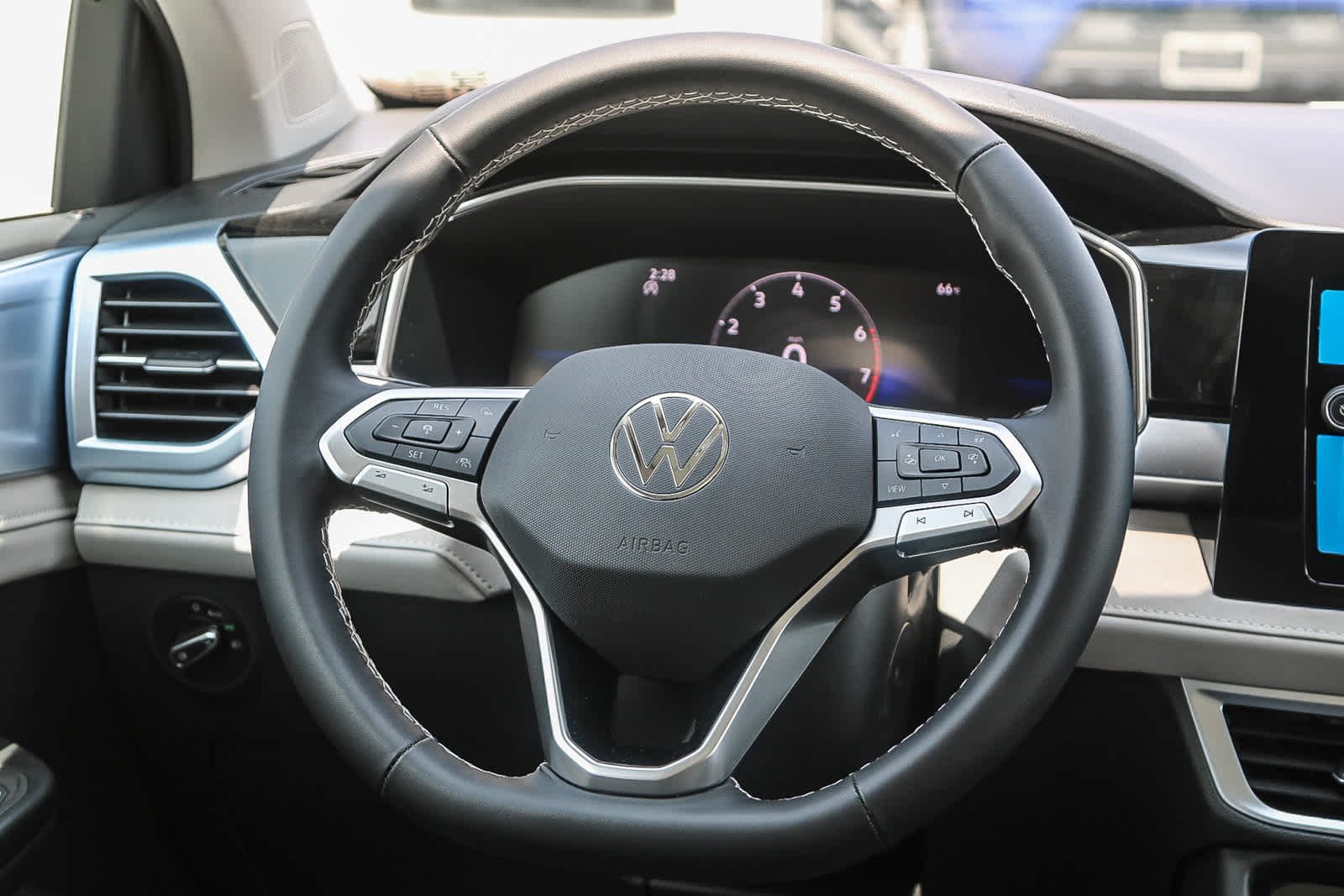 Thumbnail: 2025 Volkswagen Taos - 16
