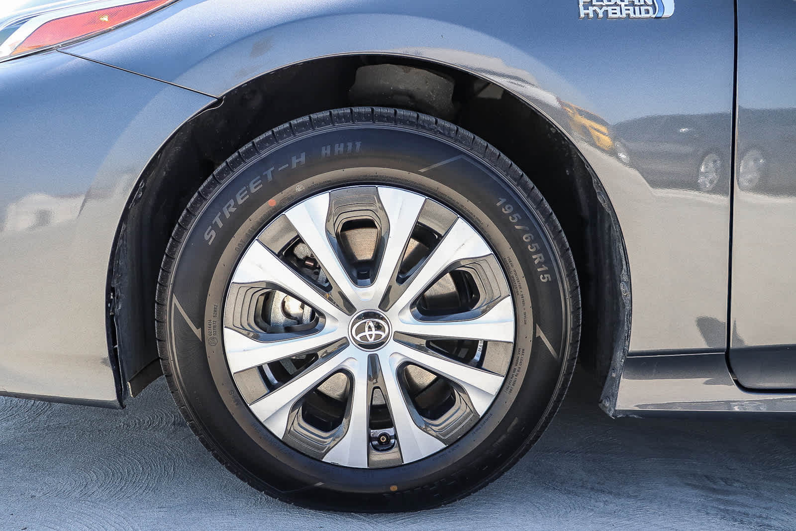 Thumbnail: 2022 Toyota Prius Prime - 11