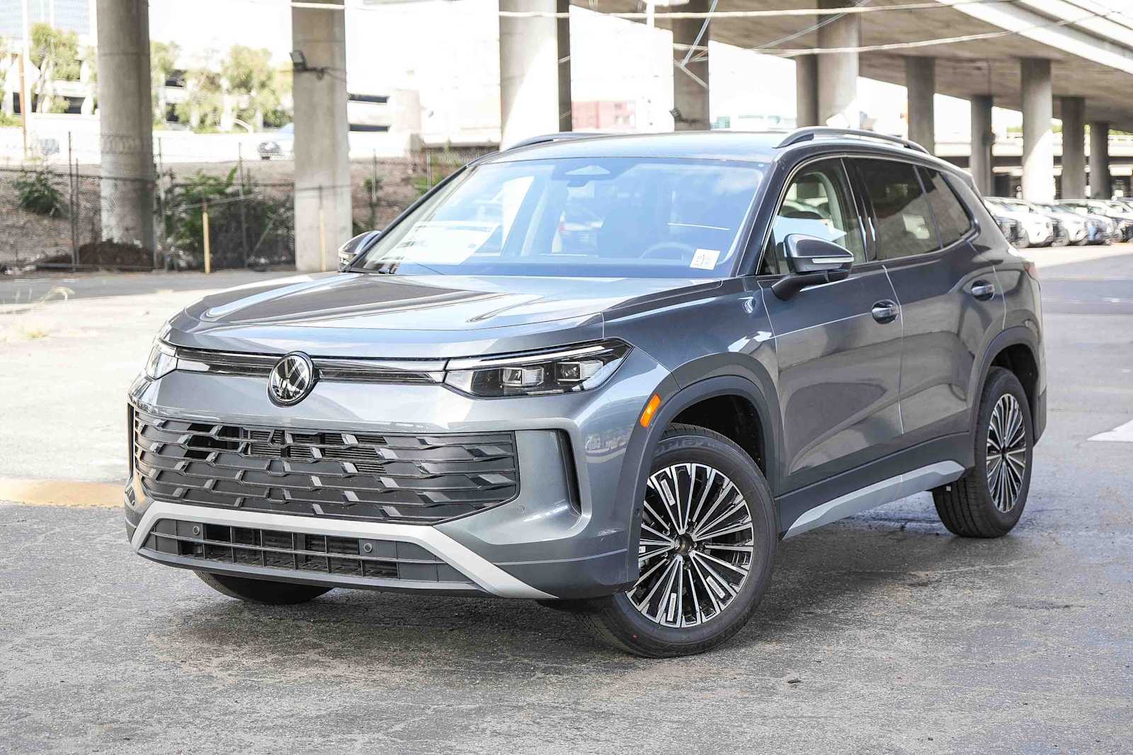 Thumbnail: 2026 Volkswagen Tiguan - 1
