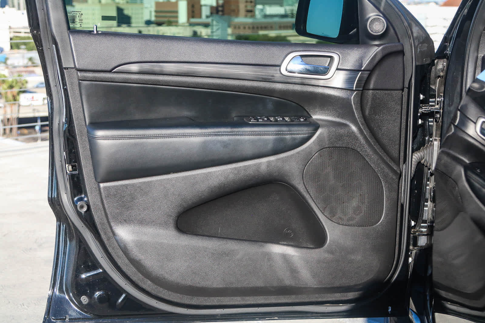 Thumbnail: 2020 Jeep Grand Cherokee - 21