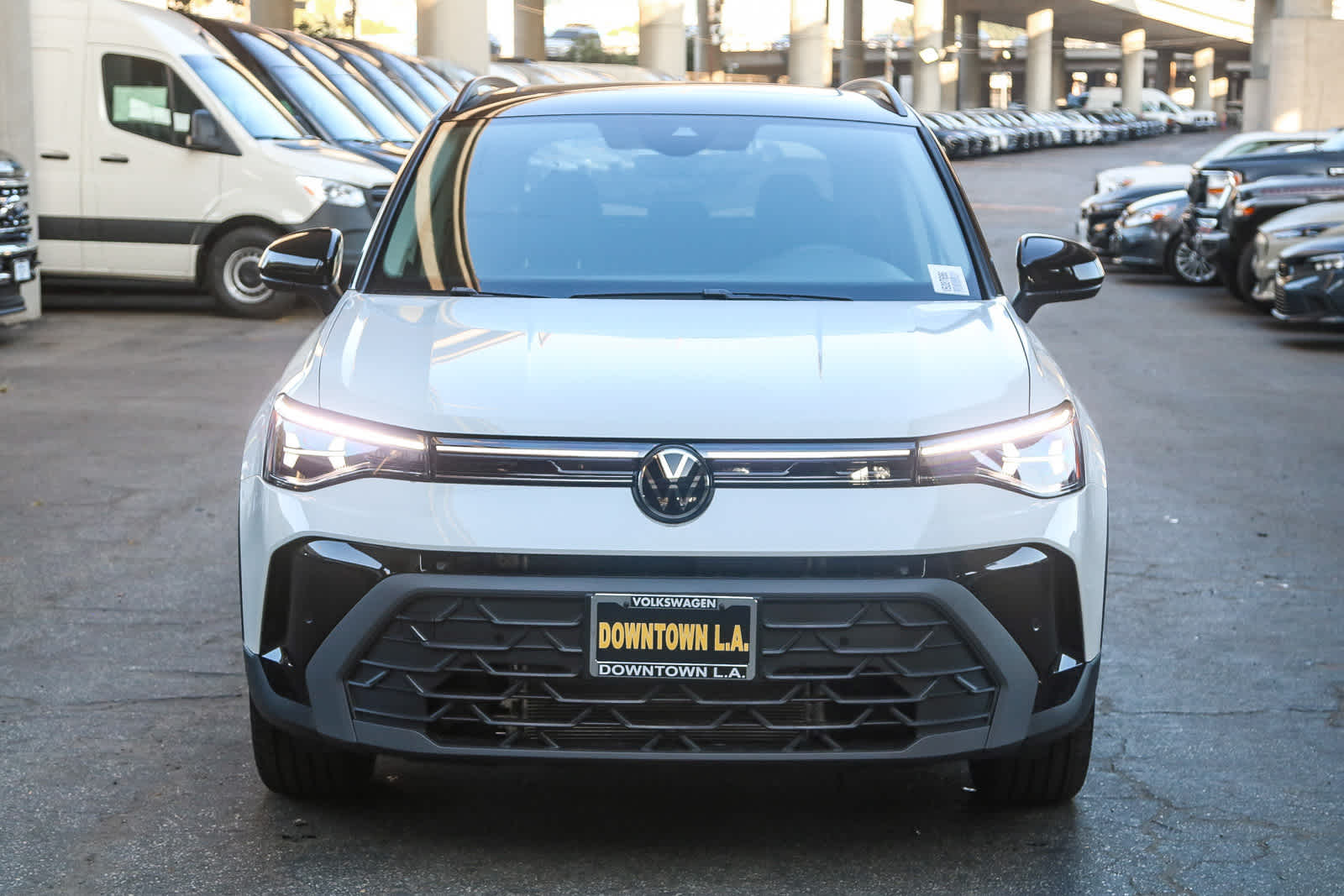 2025 Volkswagen Taos SE photo 2