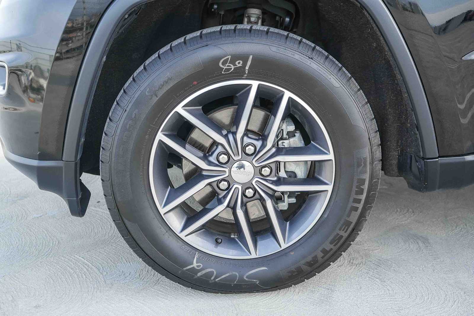 Thumbnail: 2018 Jeep Grand Cherokee - 11