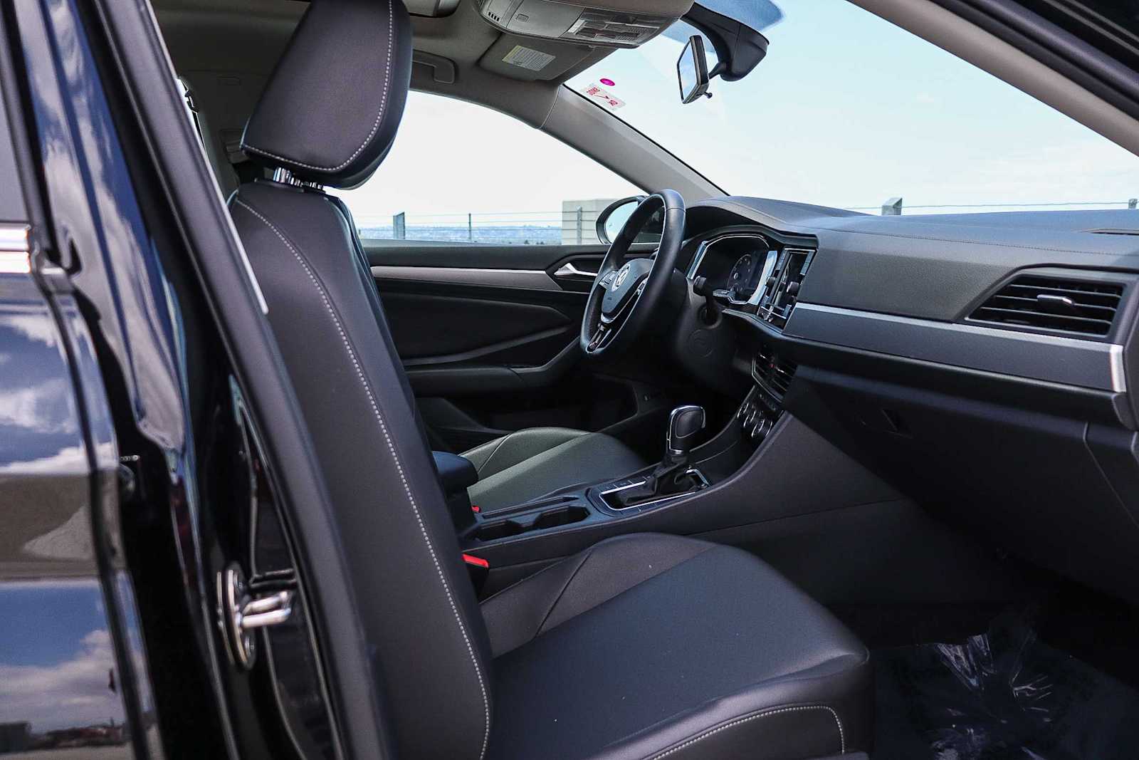 Thumbnail: 2019 Volkswagen Jetta - 16
