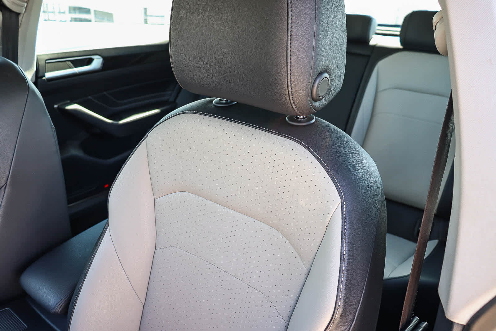 Thumbnail: 2021 Volkswagen Arteon - 25