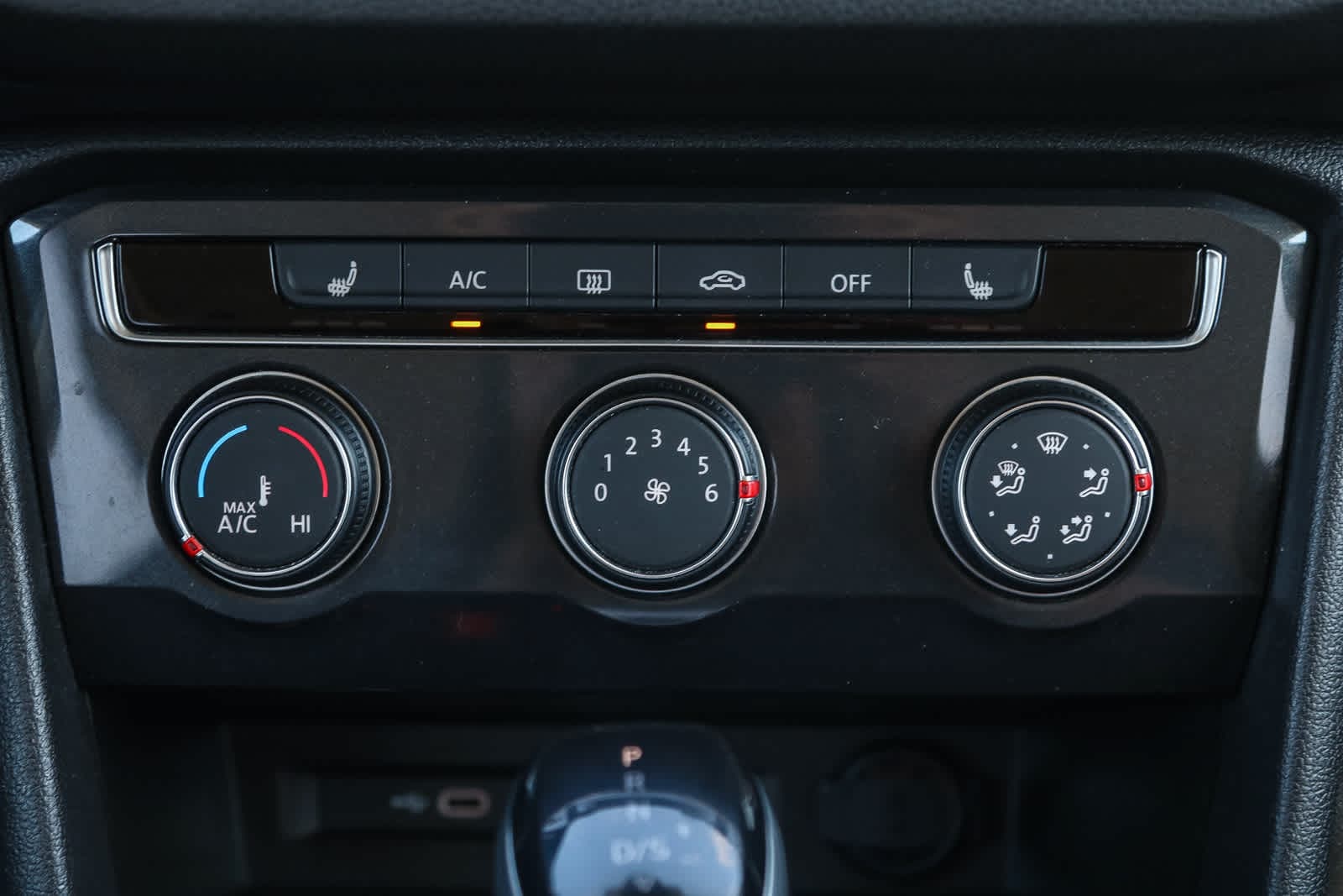 Thumbnail: 2024 Volkswagen Tiguan - 17