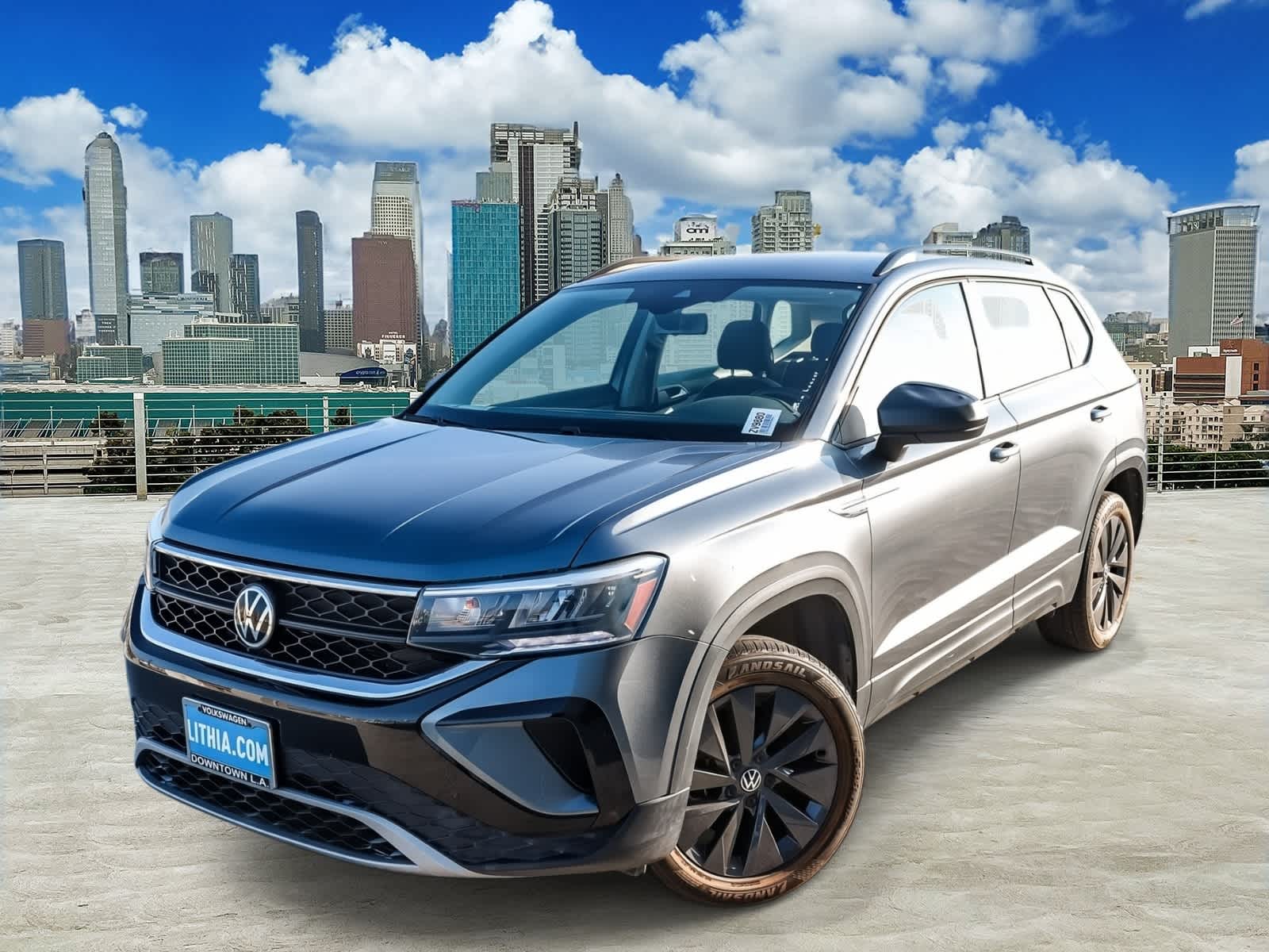 Thumbnail: 2022 Volkswagen Taos - 1