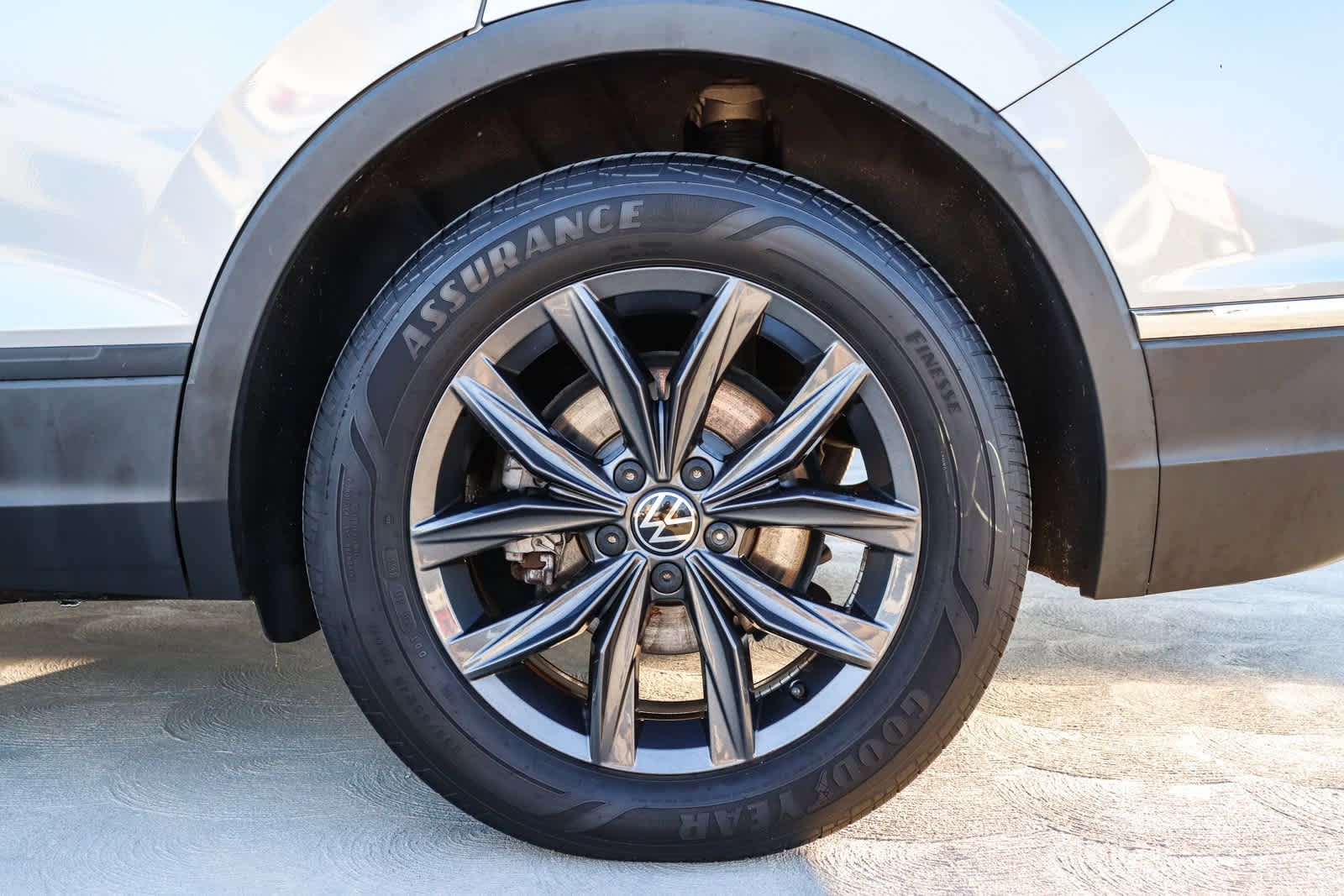 Thumbnail: 2022 Volkswagen Tiguan - 10