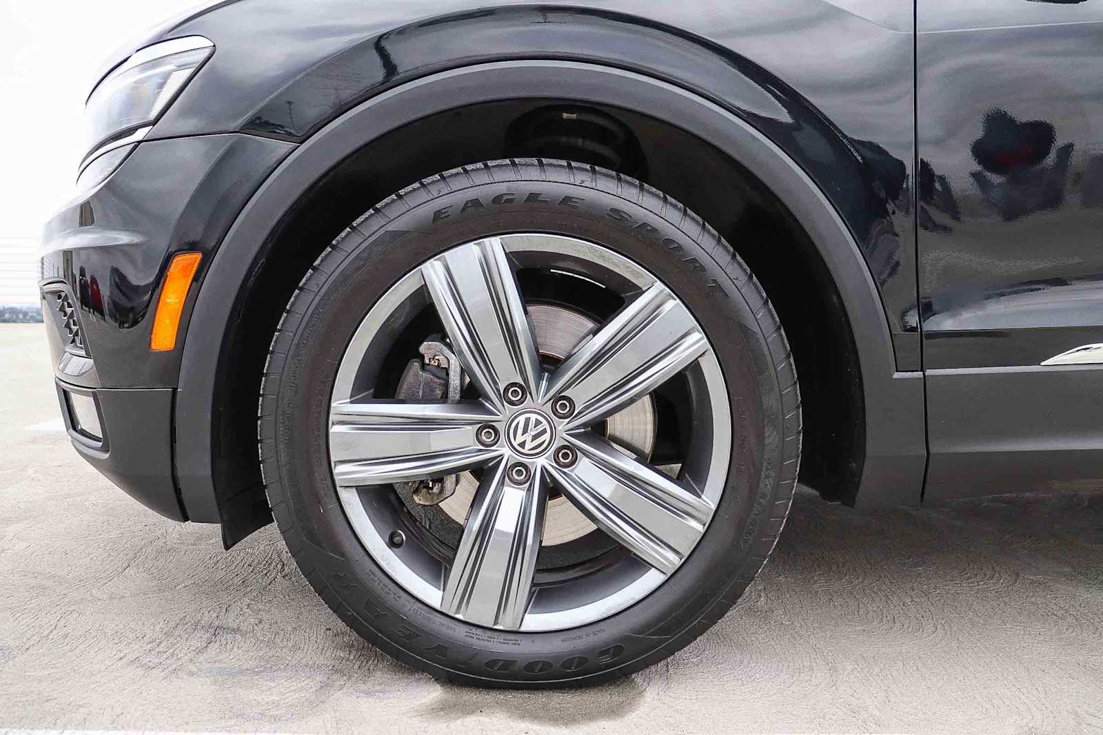 Thumbnail: 2018 Volkswagen Tiguan - 11