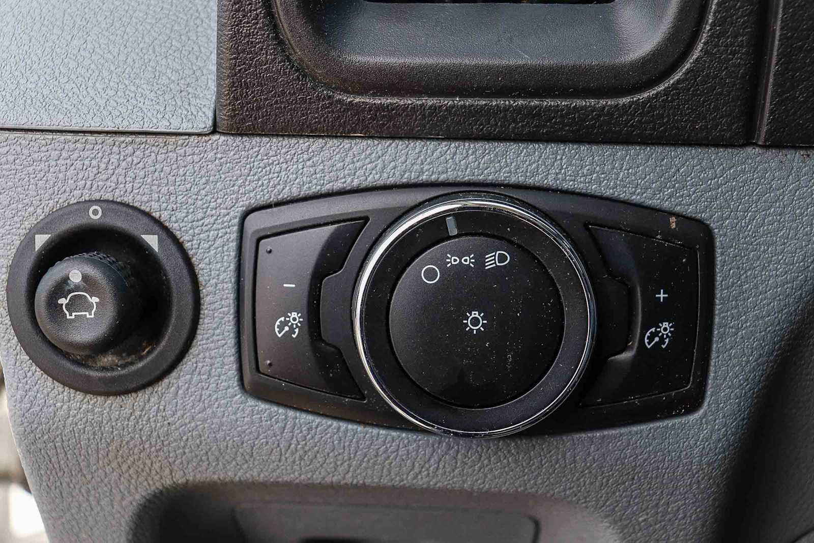 Thumbnail: 2015 Ford Transit Series - 25