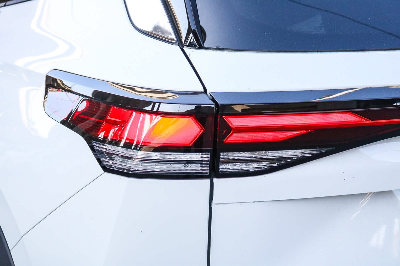 Thumbnail: 2025 Volkswagen Tiguan - 9