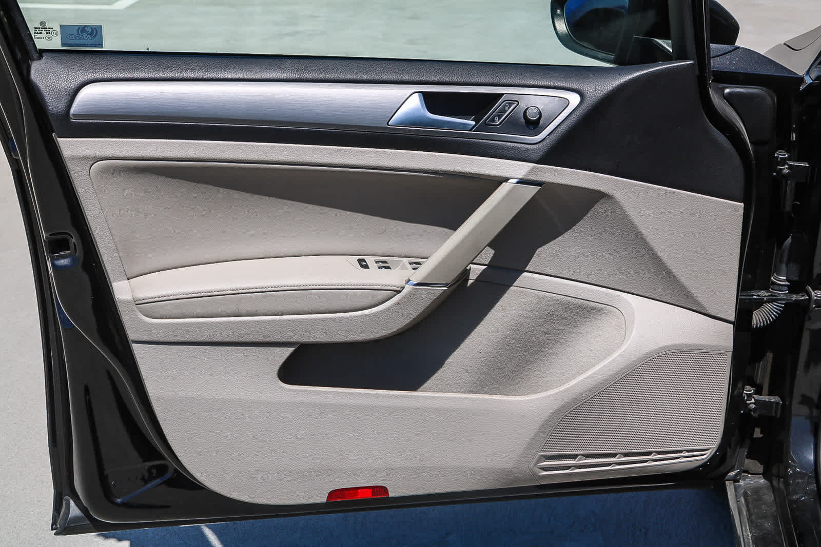 Thumbnail: 2015 Volkswagen Golf - 21