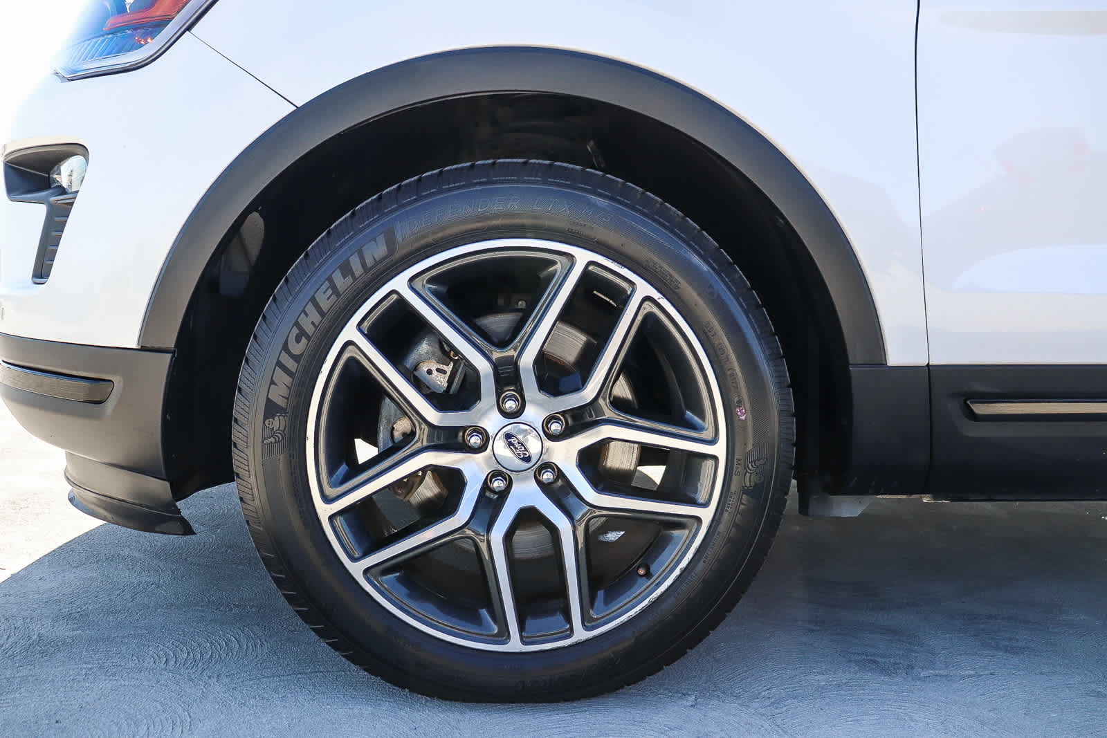 Thumbnail: 2019 Ford Explorer - 11