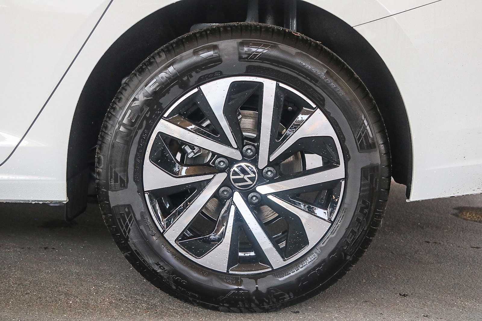 Thumbnail: 2025 Volkswagen Jetta - 10