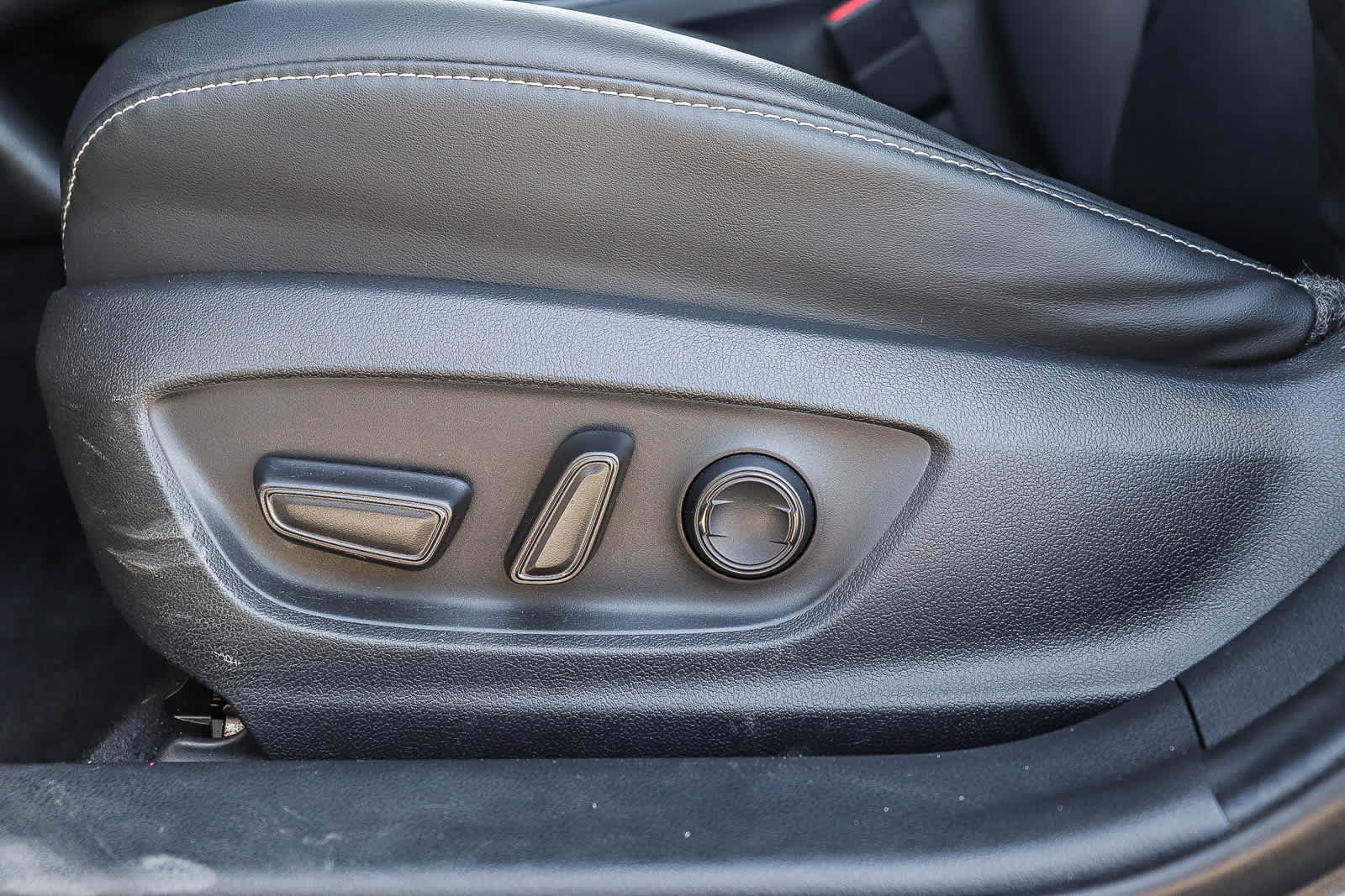 Thumbnail: 2022 Toyota Prius Prime - 19