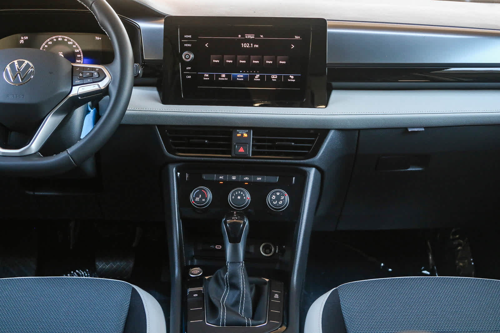 Thumbnail: 2025 Volkswagen Taos - 14