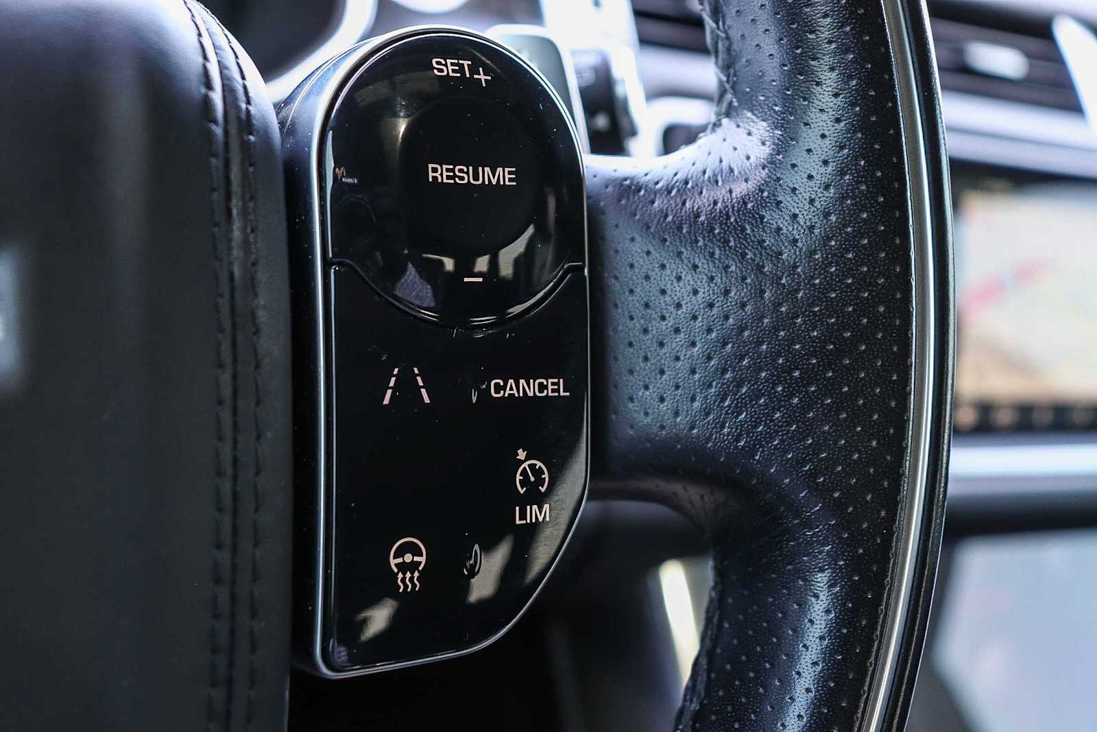 Thumbnail: 2018 Land Rover Range Rover Sport - 25