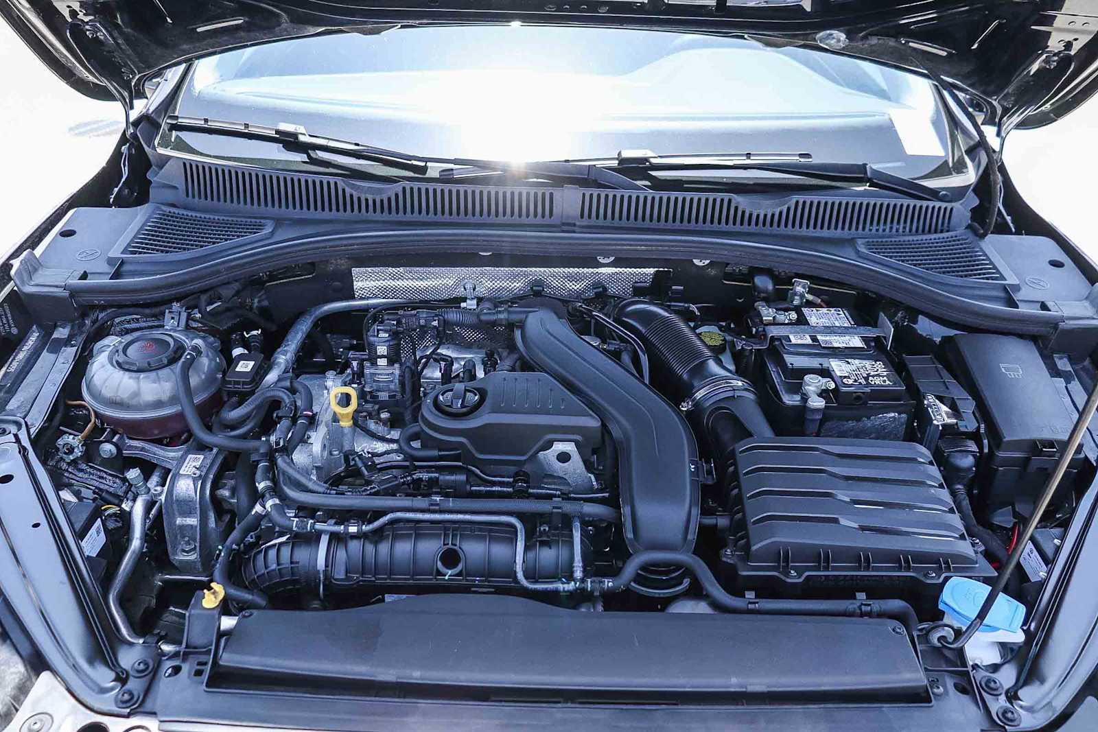 Thumbnail: 2024 Volkswagen Jetta - 28