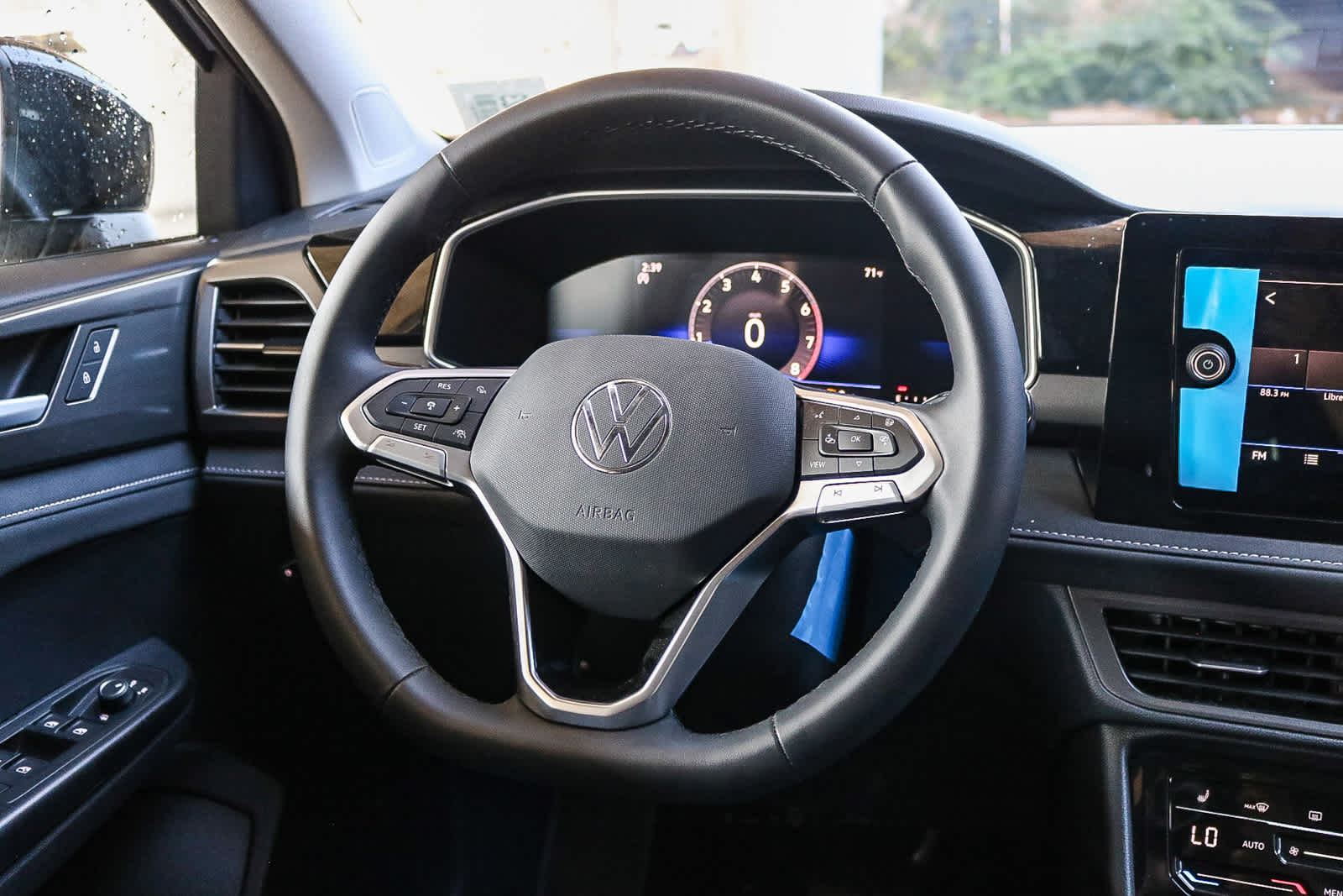 Thumbnail: 2025 Volkswagen Taos - 17