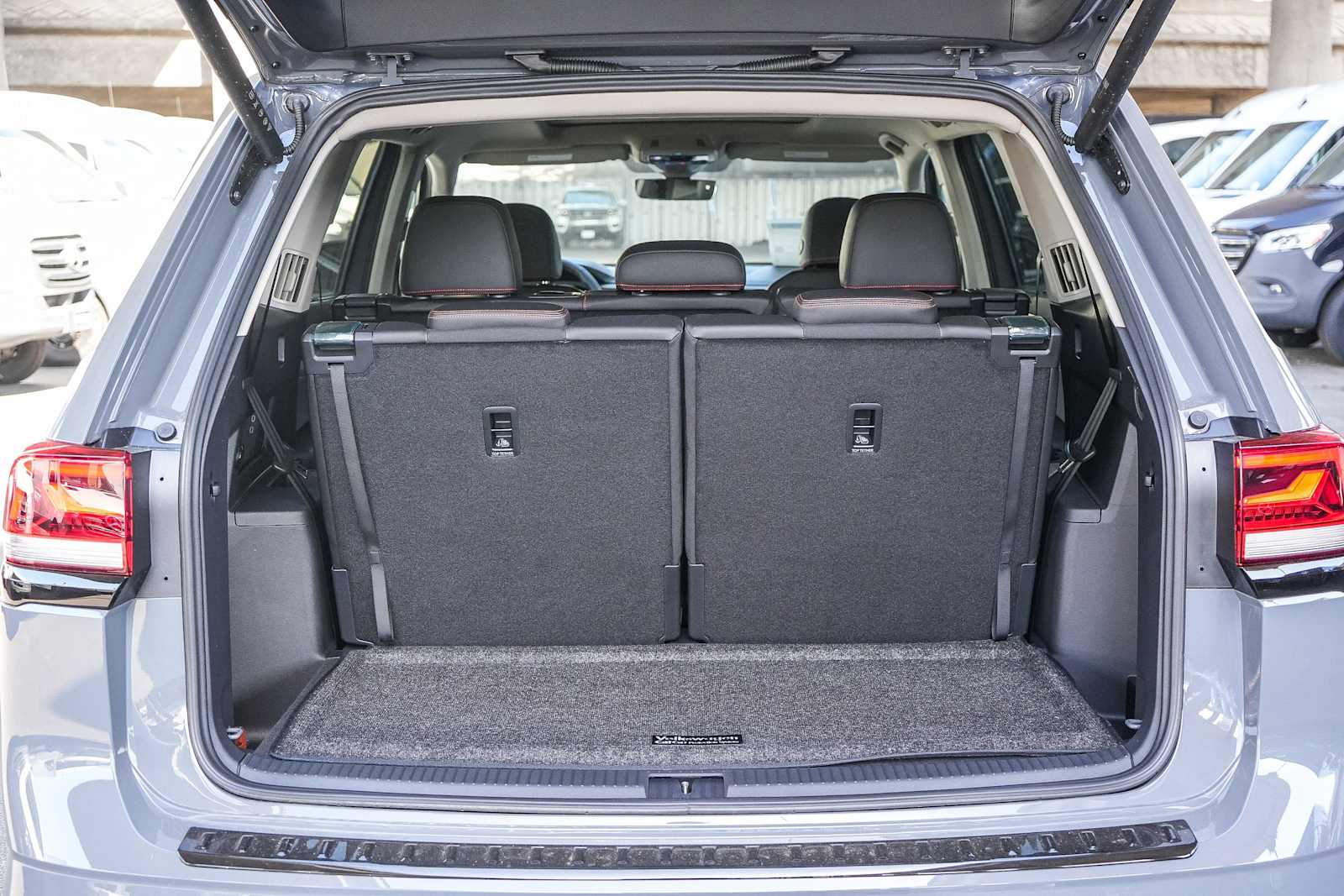 Thumbnail: 2026 Volkswagen Atlas - 12
