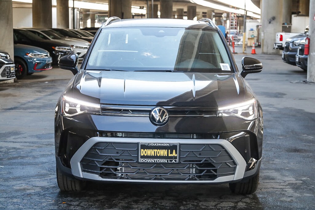 New 2025 Volkswagen Taos 1.5T SE SUV