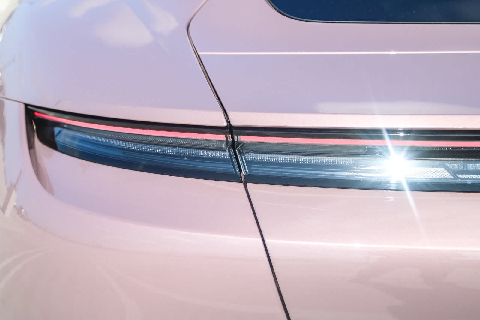 Thumbnail: 2025 Porsche Taycan - 10