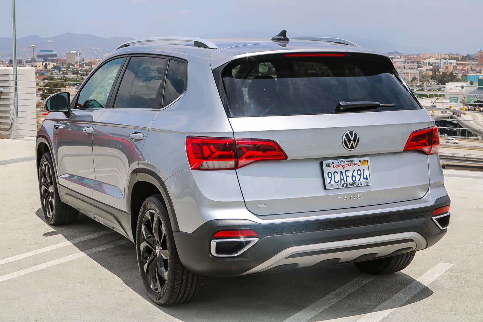 Thumbnail: 2022 Volkswagen Taos - 9