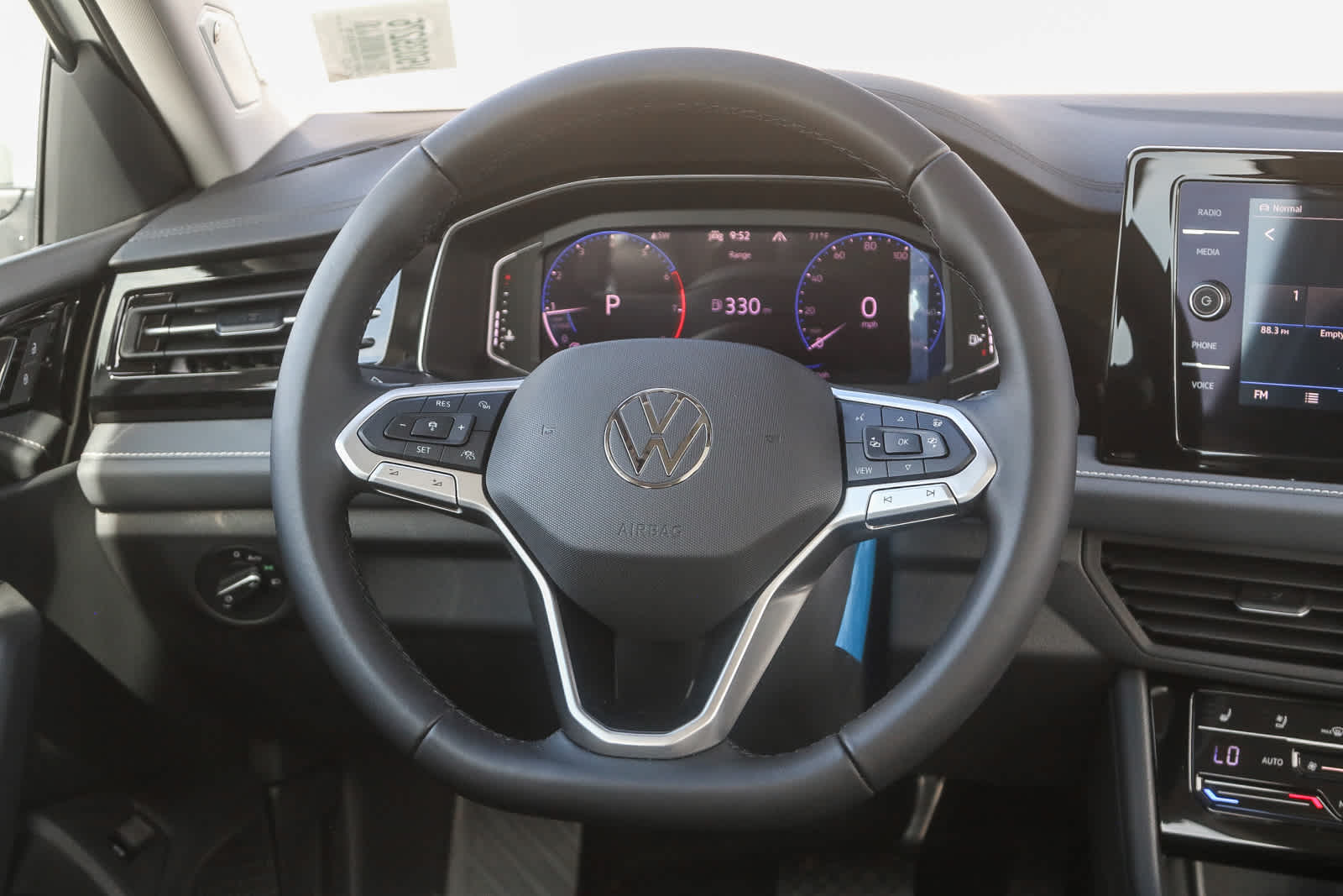 Thumbnail: 2025 Volkswagen Jetta - 16