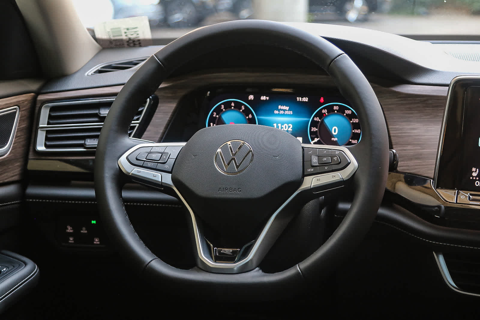 Thumbnail: 2025 Volkswagen Atlas - 16