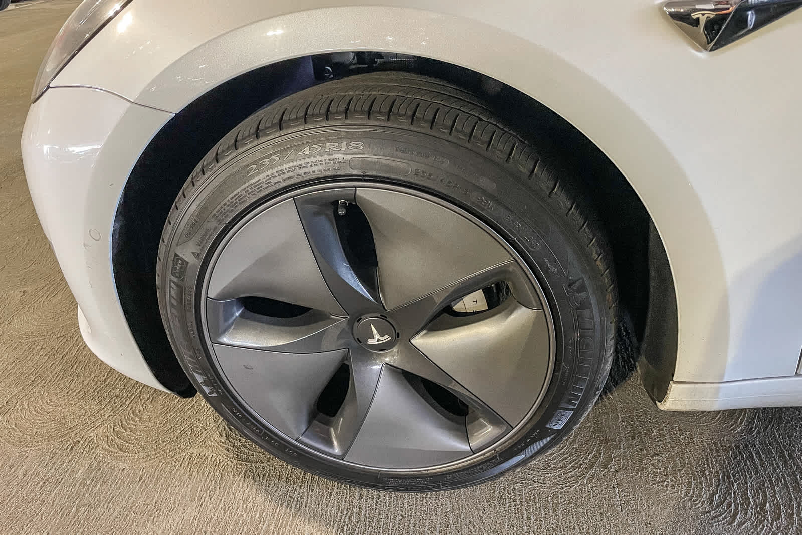 Thumbnail: 2019 Tesla Model 3 - 11
