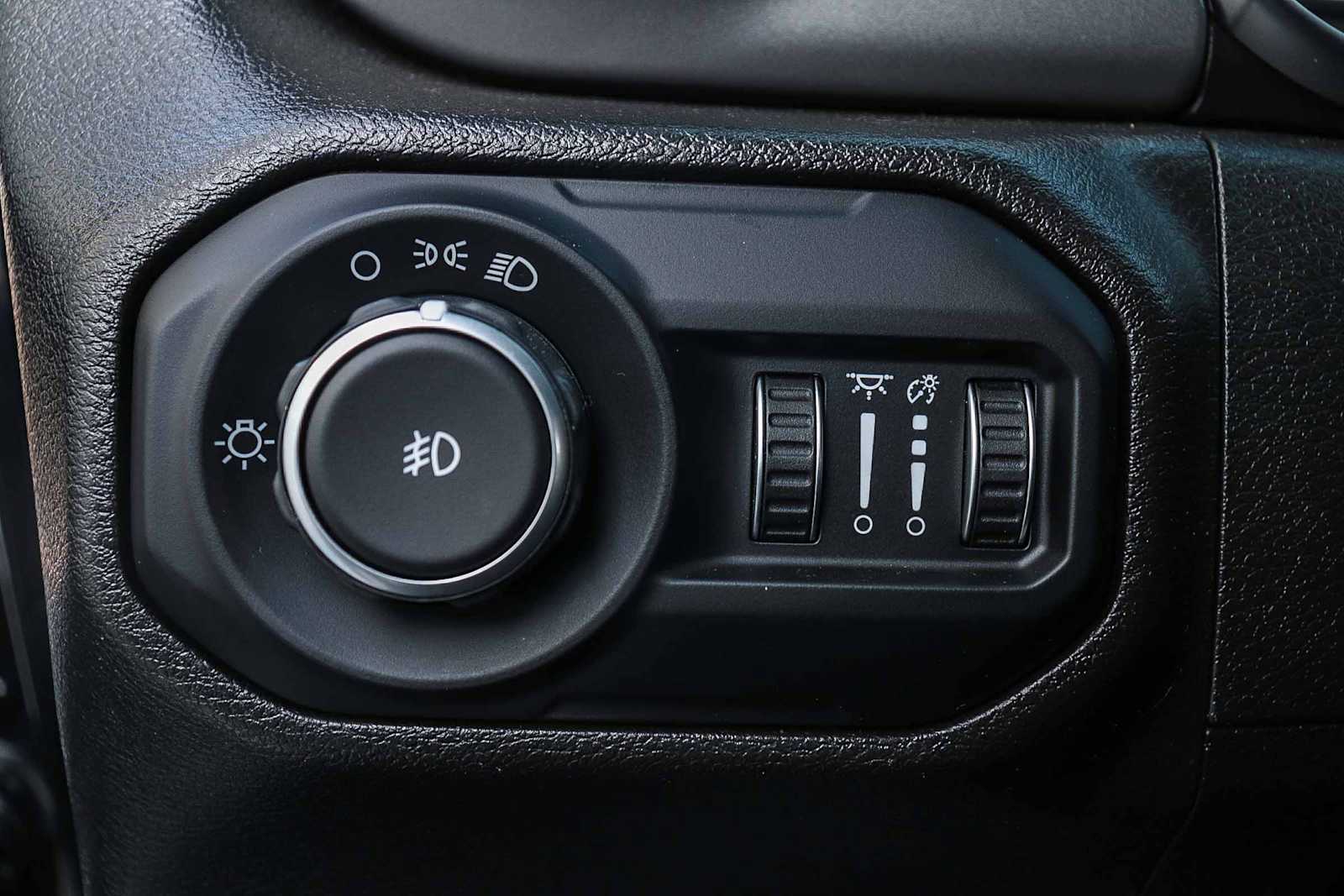 Thumbnail: 2022 Jeep Wrangler - 22