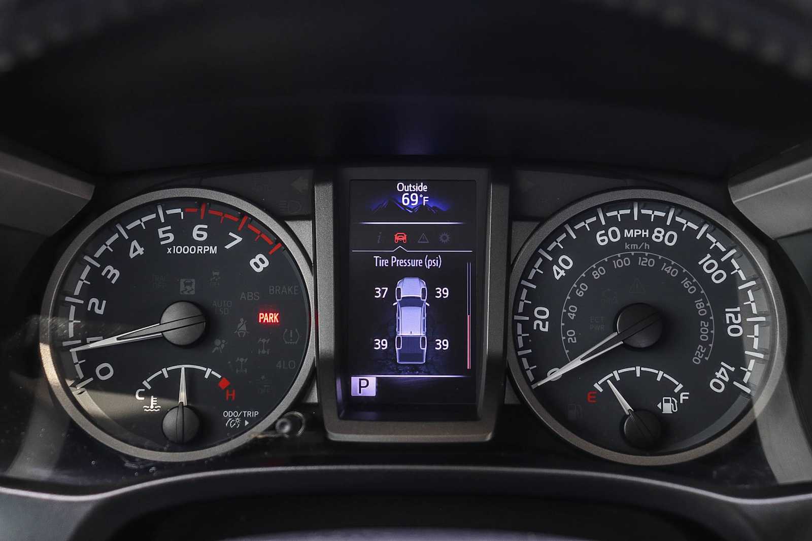 2021 Toyota Tacoma SR5 - Photo 25