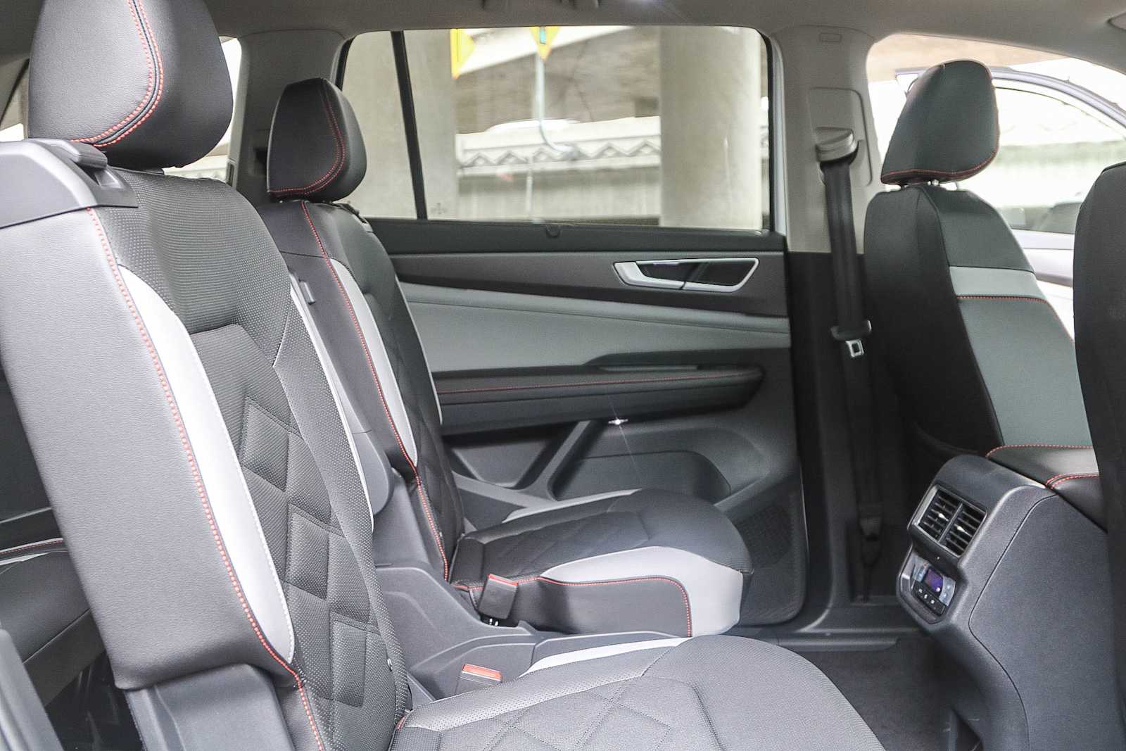 Thumbnail: 2025 Volkswagen Atlas - 18