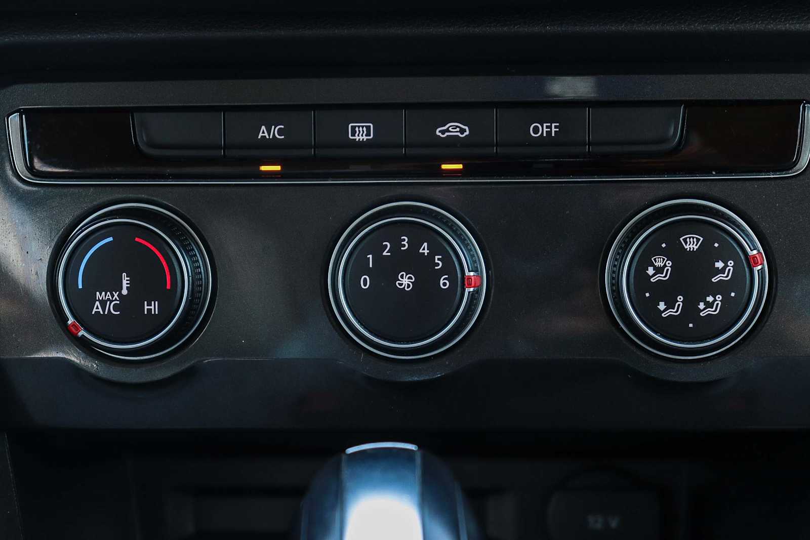 Thumbnail: 2018 Volkswagen Tiguan - 13