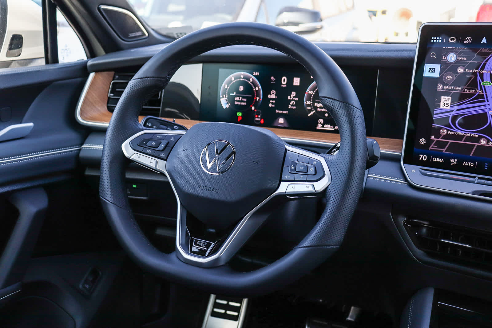 Thumbnail: 2026 Volkswagen Tiguan - 16