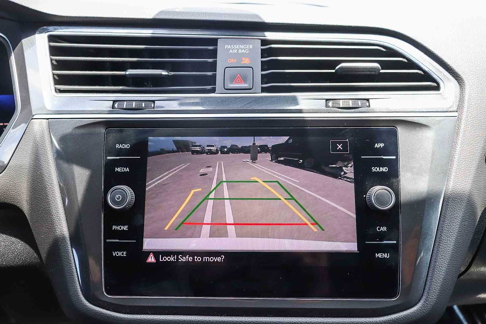 Thumbnail: 2022 Volkswagen Tiguan - 26