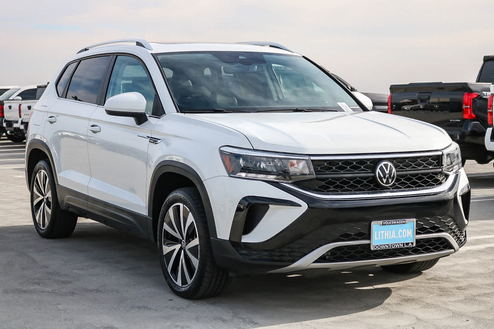 Thumbnail: 2023 Volkswagen Taos - 3