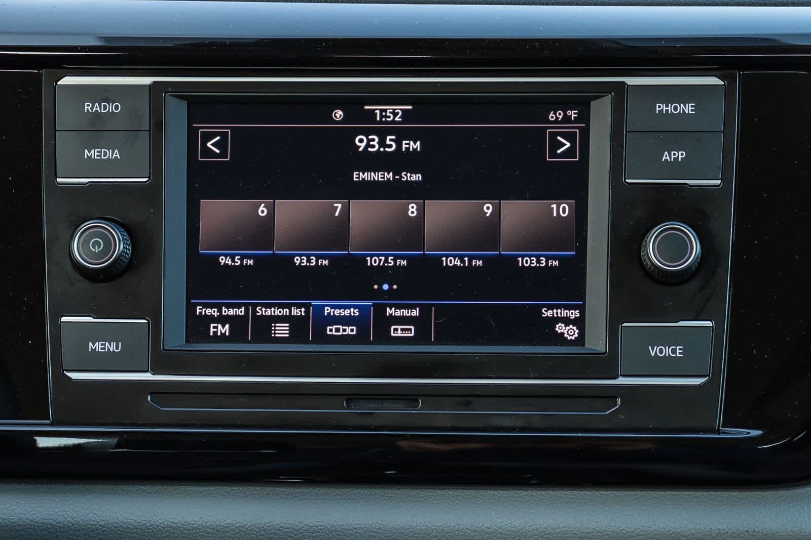 Thumbnail: 2022 Volkswagen Taos - 15