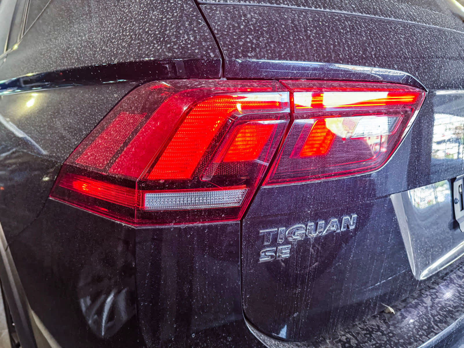 Thumbnail: 2021 Volkswagen Tiguan - 8