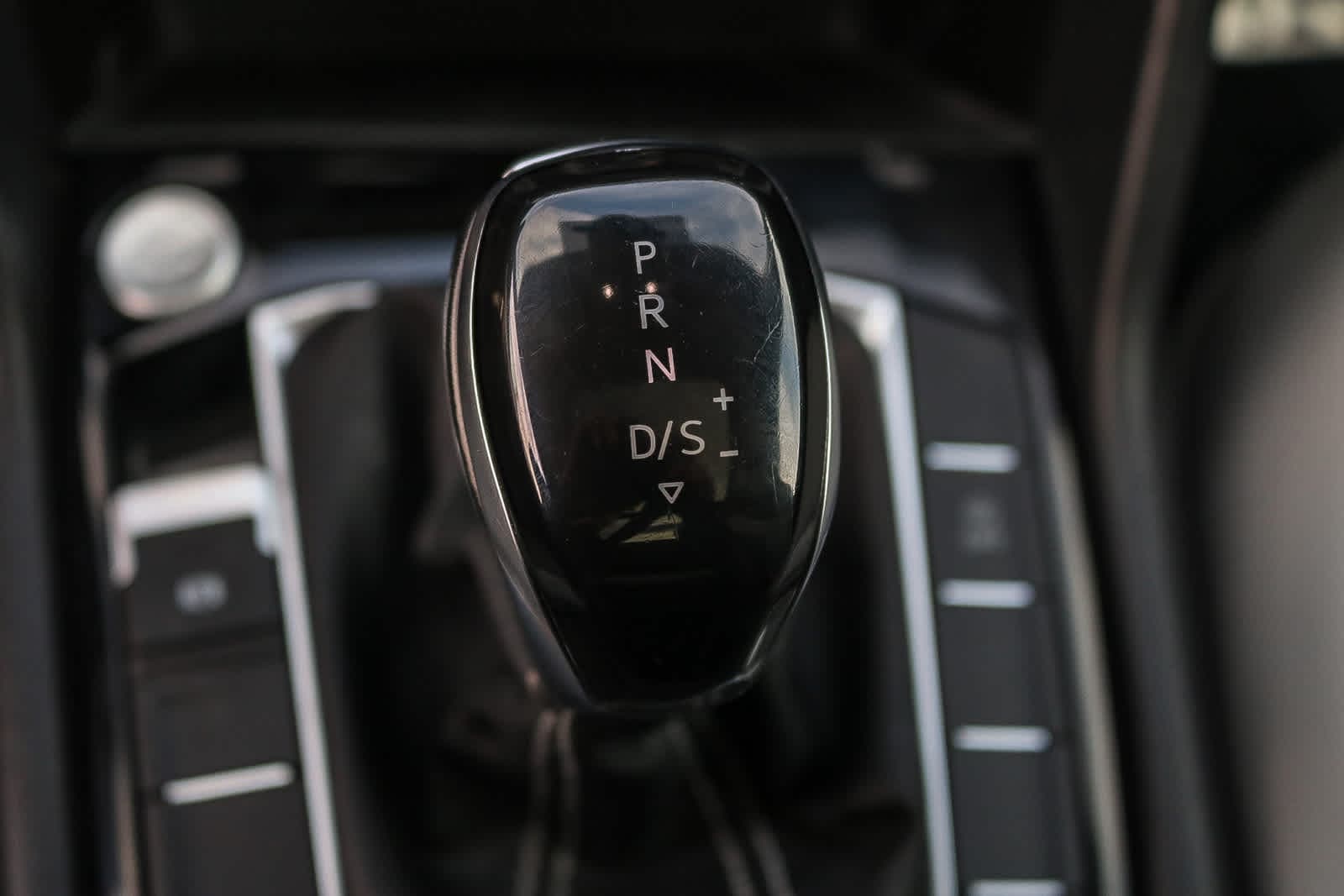 Thumbnail: 2023 Volkswagen Taos - 20