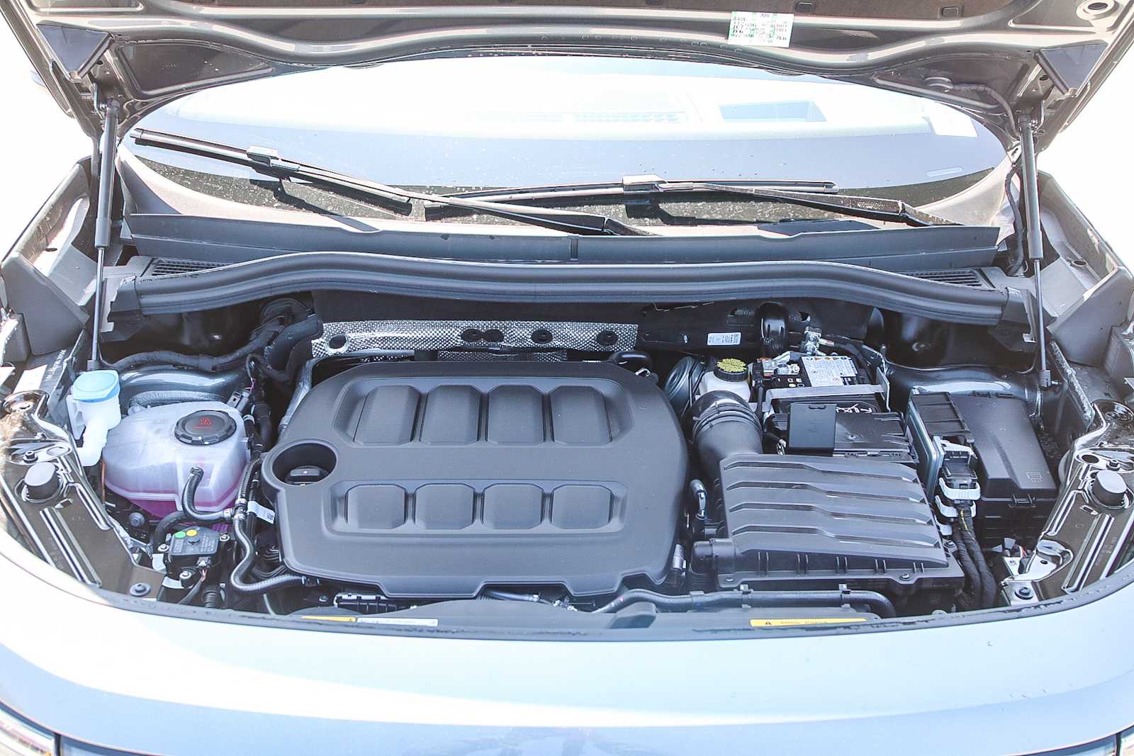 Thumbnail: 2025 Volkswagen Tiguan - 12