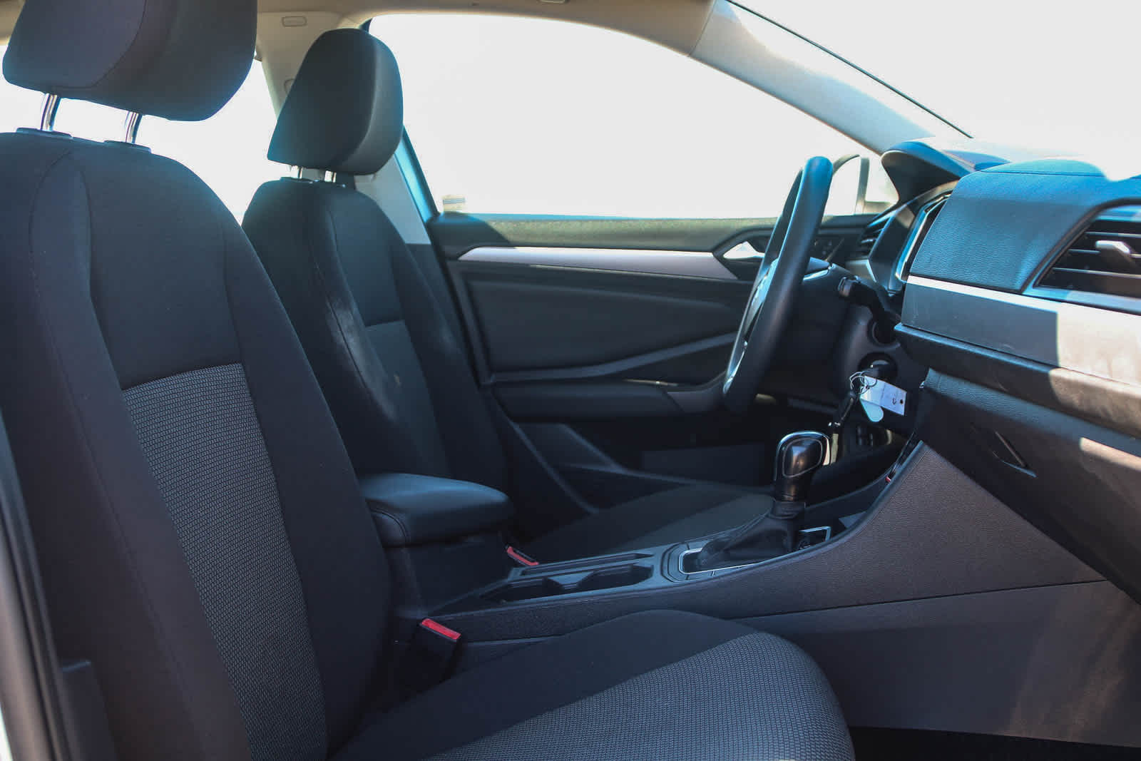 Thumbnail: 2021 Volkswagen Jetta - 16