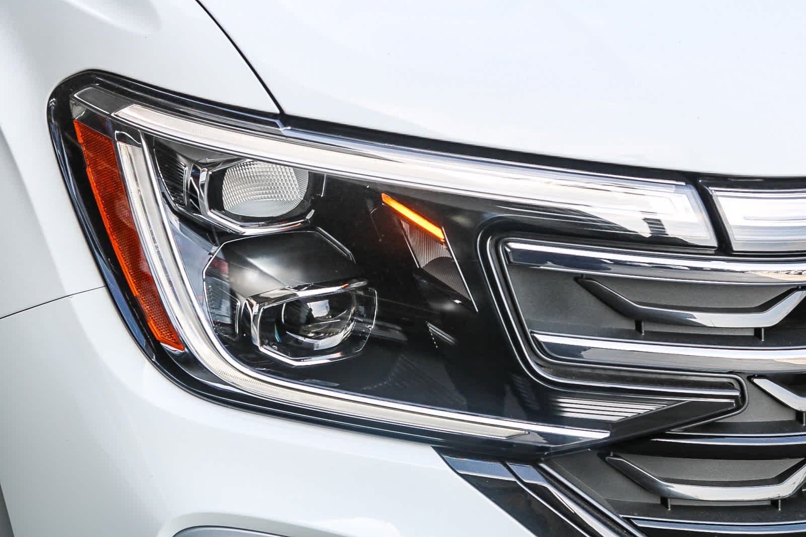 2025 Volkswagen Atlas Peak Edition SE photo 4