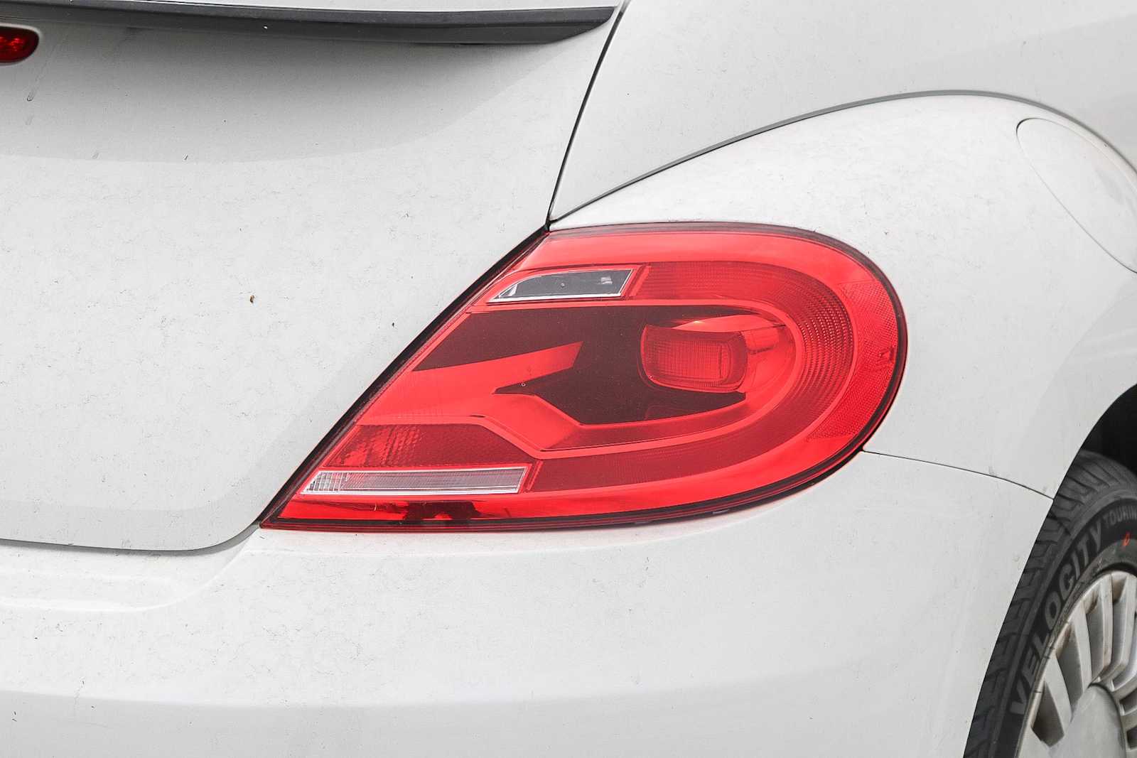 Thumbnail: 2014 Volkswagen Beetle - 10
